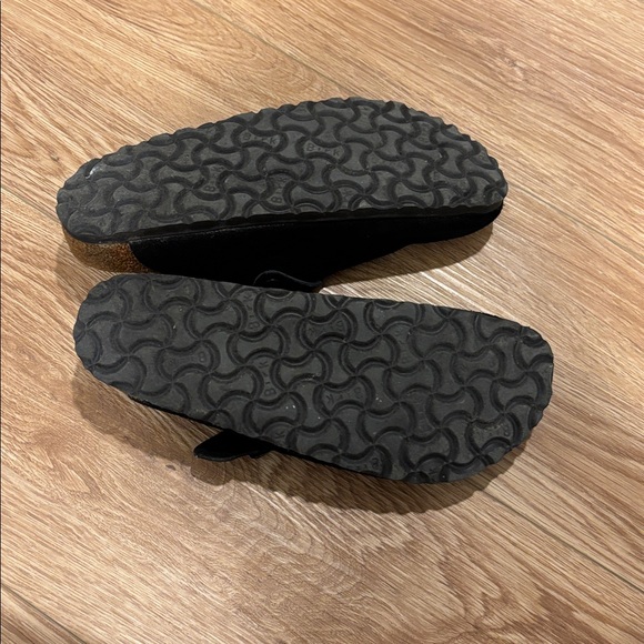 LIKE NEW Birkenstock Black Suede Boston - Picture 5 of 5